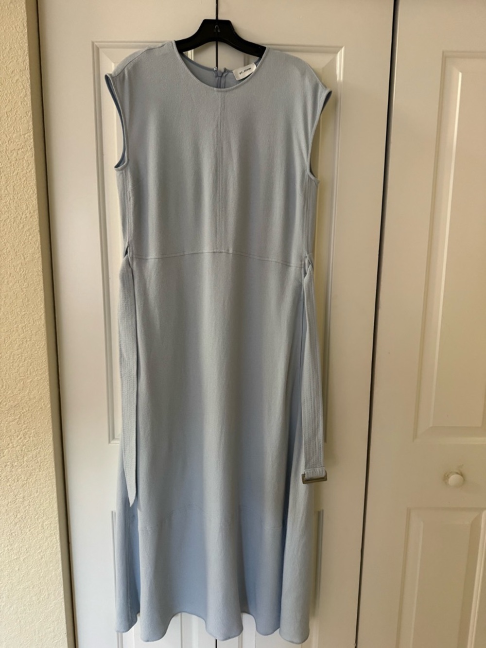 ST John  Sleeveless Light Blue Women's Dress Size 10 Midi Viscose